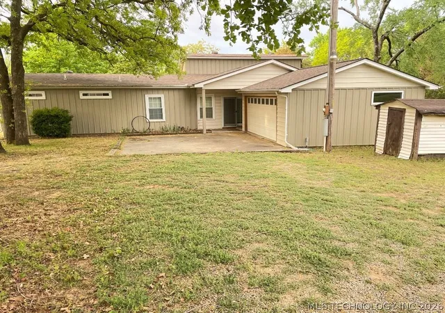 Homes for sale in Porum, OK | 429728 E 1147 Rd, Porum, OK 74455 | MLS# 2613257