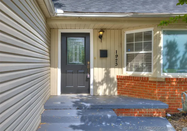 3rd image of 1923 N Elwood Ave, Tulsa, OK 74106 | MLS# 2613350