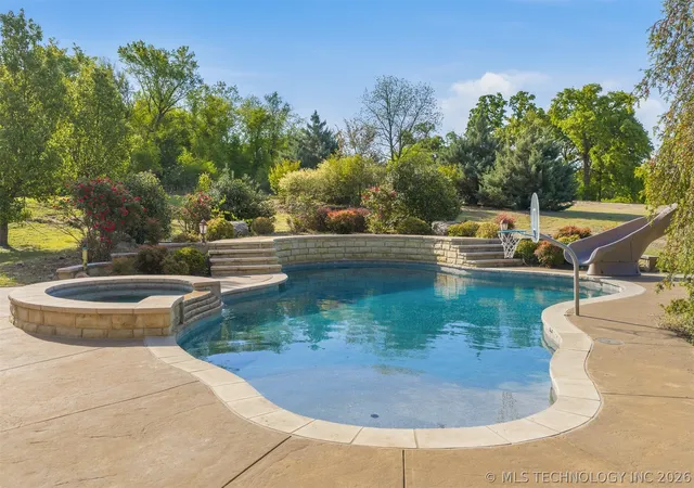 Photo 4 of Single family home for sale at 1739 Gateway, Ardmore, OK 73401 | MLS# 2612874 | Listing updated on 2026-10-05
