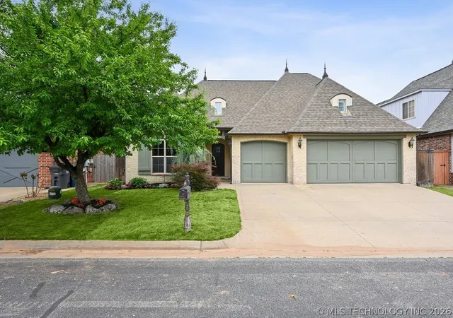 Photo 2 of Single family home for sale at 11818 S Oswego Ave, Tulsa, OK 74137 | MLS# 2613336 | Listing updated on 2026-08-25