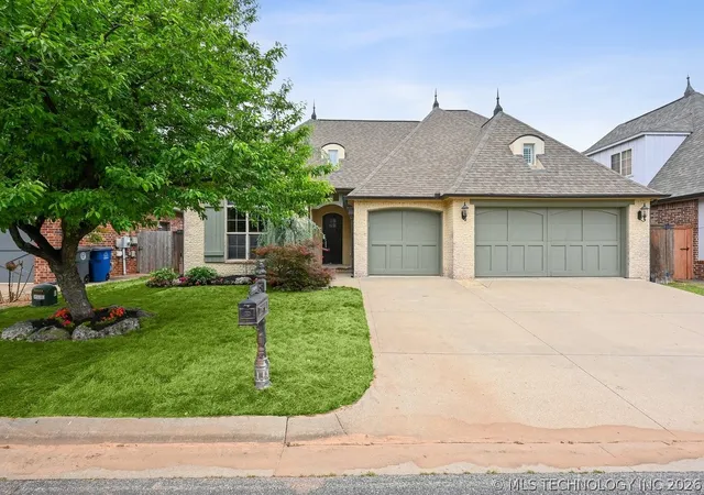 Photo 3 of Single family home for sale at 11818 S Oswego Ave, Tulsa, OK 74137 | MLS# 2613336 | Listing updated on 2026-08-25