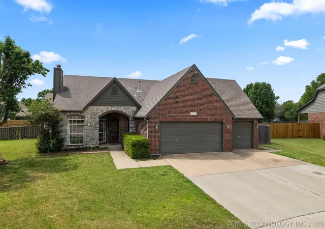 Homes for sale in Owasso, OK | 12712 E 89th St, Owasso, OK 74055 | MLS# 2613390