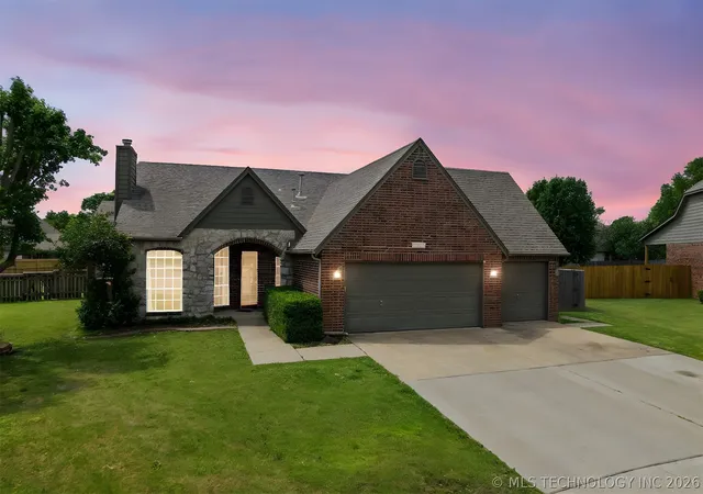 Homes for sale in Owasso, OK | 12712 E 89th St, Owasso, OK 74055 | MLS# 2613390