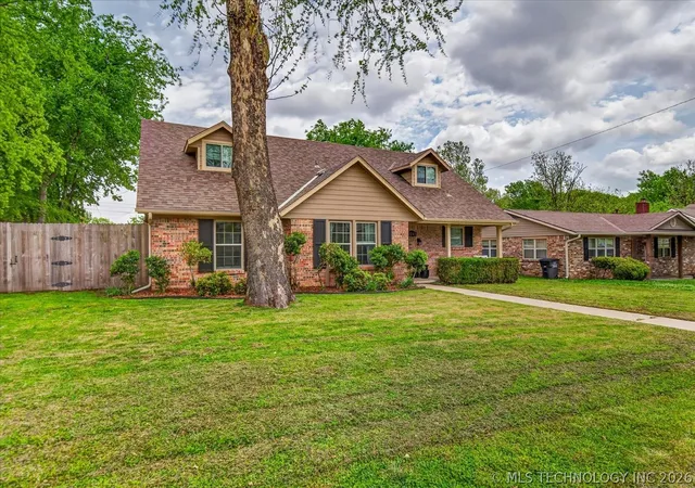 Homes for sale in Bartlesville, OK | 1242 May Ln, Bartlesville, OK 74006 | MLS# 2613415