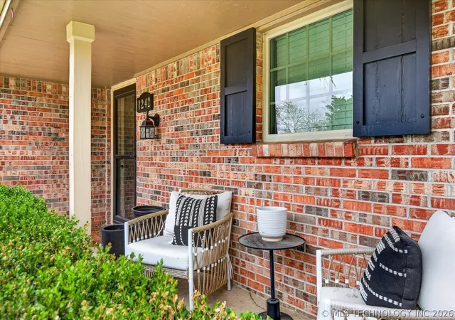 Homes for sale in Bartlesville, OK | 1242 May Ln, Bartlesville, OK 74006 | MLS# 2613415
