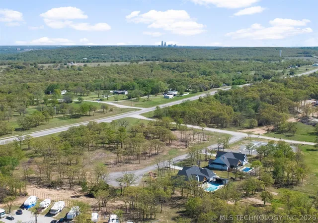 Photo 4 of Single family home for sale at 2 N 52nd Westavenue, Tulsa, OK 74105 | MLS# 2613427 | Listing updated on 2026-07-14