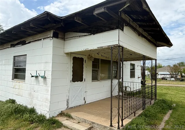 Homes for sale in Cushing, OK | 2922 N Kings Hwy, Cushing, OK 74023 | MLS# 2613046