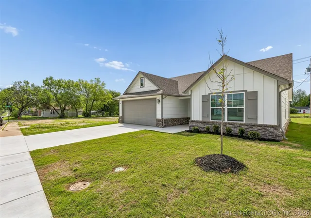 Homes for sale in Cushing, OK | 1125 E Cherry St, Cushing, OK 74023 | MLS# 2613614