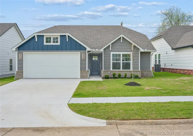 Homes for sale in Cushing, OK | 1121 E Cherry St, Cushing, OK 74023 | MLS# 2613619