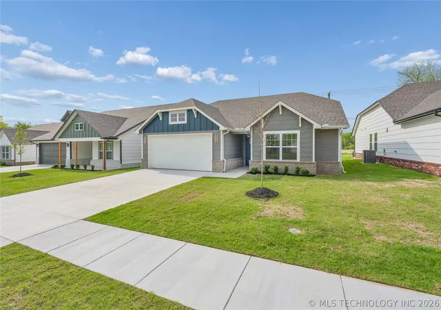 Homes for sale in Cushing, OK | 1121 E Cherry St, Cushing, OK 74023 | MLS# 2613619