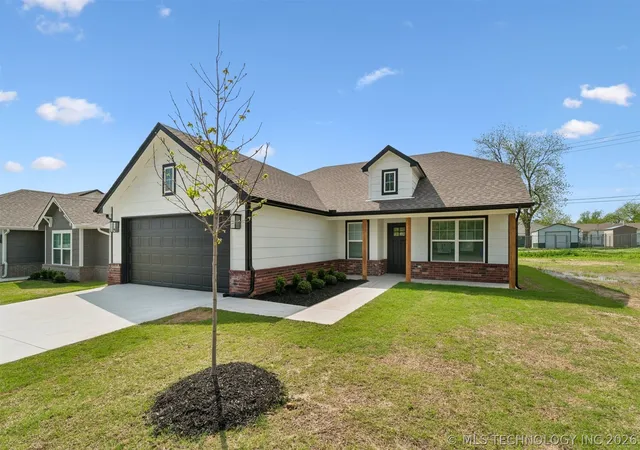 Homes for sale in Cushing, OK | 1119 E Cherry St, Cushing, OK 74023 | MLS# 2613621