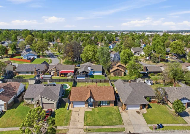 Photo 2 of Single family home for sale at 9027 E 60th Street, Tulsa, OK 74145 | MLS# 2613275 | Listing updated on 2026-05-18