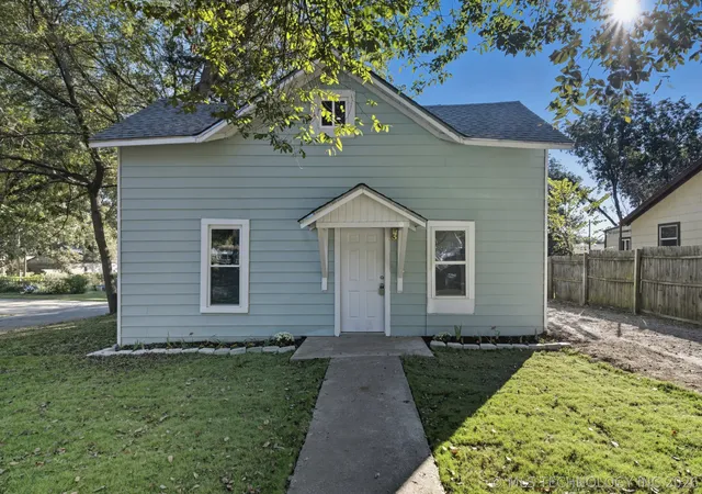1st image of 611 N Division St, Cleveland, OK 74020 | MLS# 2613706
