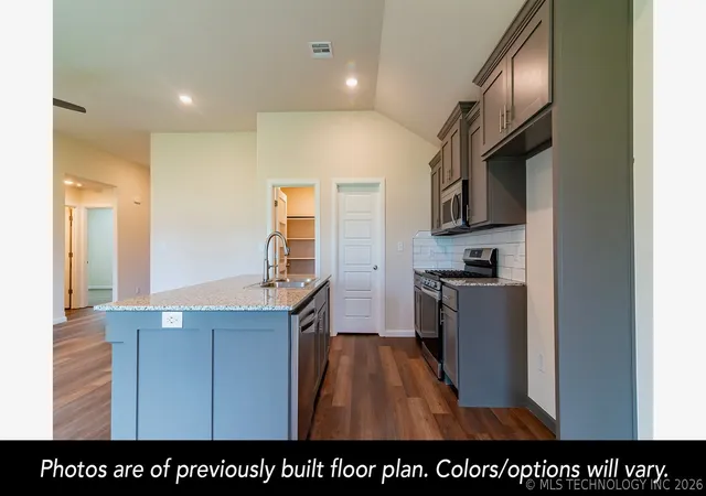 Homes for sale in Collinsville, OK | 2507 W Main St, Collinsville, OK 74021 | MLS# 2613710
