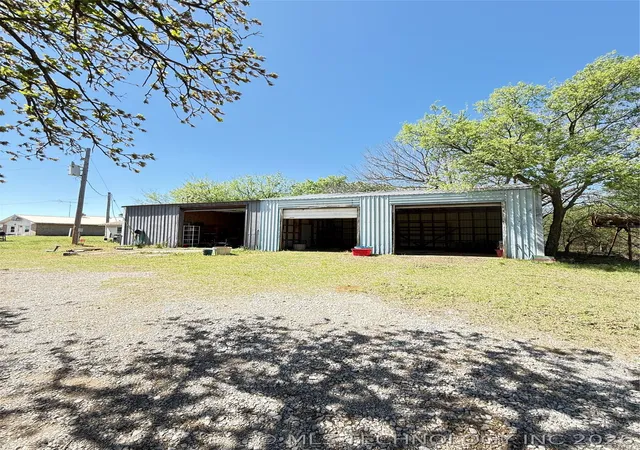 Homes for sale in Elmore City, OK | 22099 E County Road 1710, Elmore City, OK 73433 | MLS# 2612757