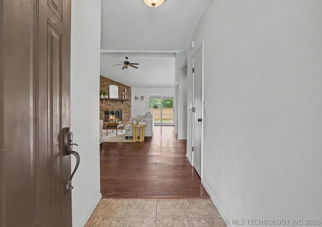 3rd image of 6726 E 100 Pl, Tulsa, OK 74133 | MLS# 2613471