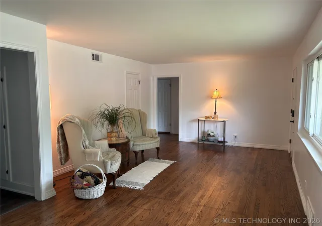 Photo 3 of Single family home for sale at 618 Se Wilshire Ave, Bartlesville, OK 74006 | MLS# 2613745 | Listing updated on 2026-08-20
