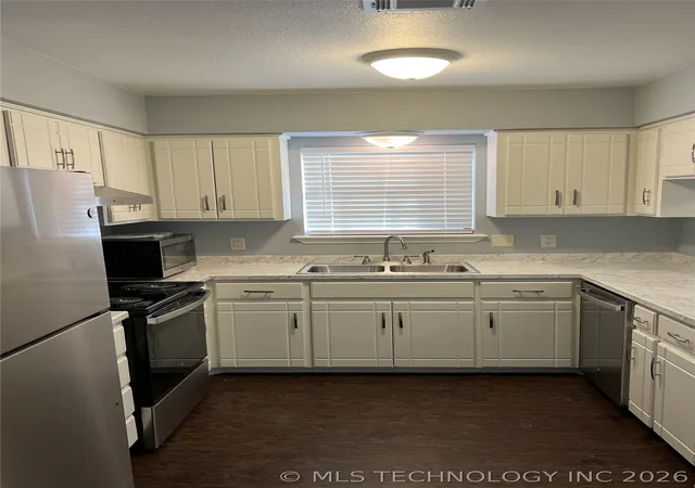 Photo 3 of Single family home for sale at 3502 Carter Se, Ardmore, OK 73401 | MLS# 2613793 | Listing updated on 2026-09-18
