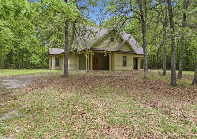 Homes for sale in Caddo, OK | 900 W Hardesty Rd, Caddo, OK 74729 | MLS# 2613806