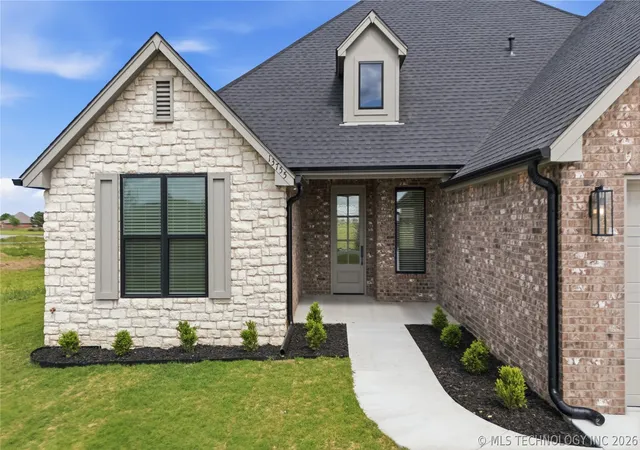 Photo 3 of Sale Pending at 5678 E 136th Place, Collinsville, OK 74021 | MLS# 2611842 | Listing updated on 2026-08-20