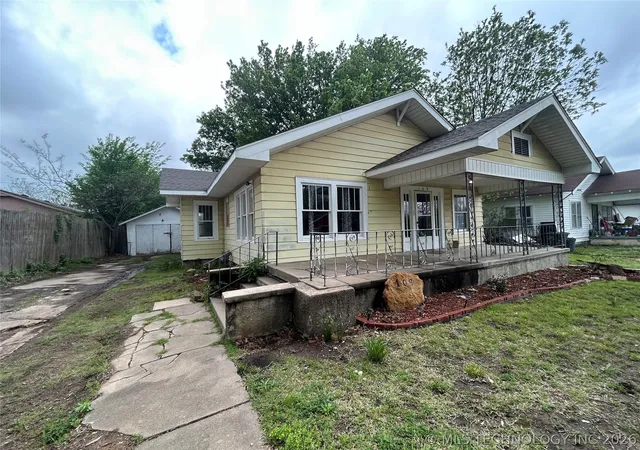 Homes for sale in Bartlesville, OK | 109 S Choctaw Ave, Bartlesville, OK 74003 | MLS# 2613907