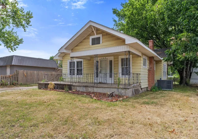 Photo 2 of Single family home for sale at 109 S Choctaw Ave, Bartlesville, OK 74003 | MLS# 2613907 | Listing updated on 2026-08-27
