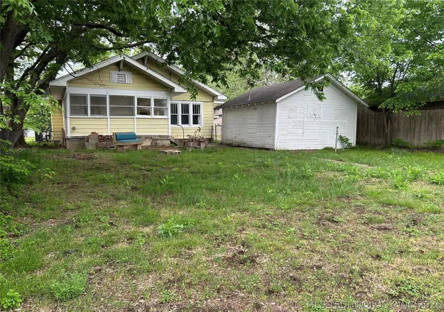 Homes for sale in Bartlesville, OK | 109 S Choctaw Ave, Bartlesville, OK 74003 | MLS# 2613907