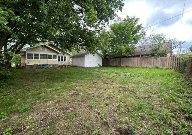 Homes for sale in Bartlesville, OK | 109 S Choctaw Ave, Bartlesville, OK 74003 | MLS# 2613907