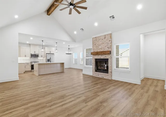 Photo 3 of Single family home for sale at 1900 Boxer Ln, Durant, OK 74701 | MLS# 2613924 | Listing updated on 2026-06-22