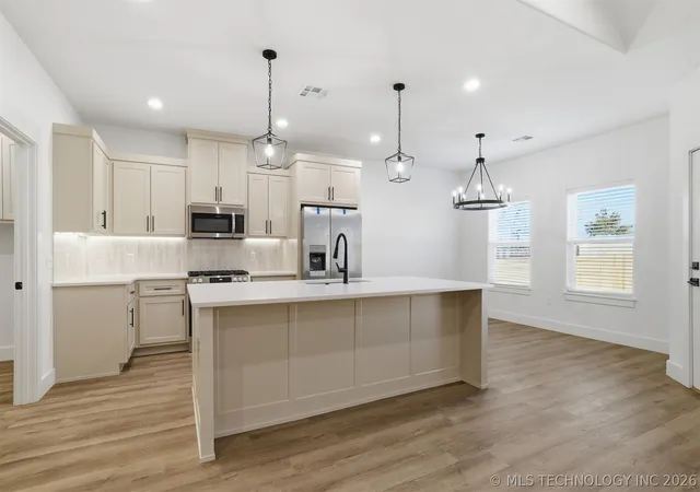 Photo 4 of Single family home for sale at 1900 Boxer Ln, Durant, OK 74701 | MLS# 2613924 | Listing updated on 2026-06-22