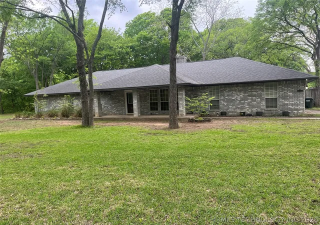 1st image of 221 Cross Creek, Ardmore, OK 73401 | MLS# 2613098