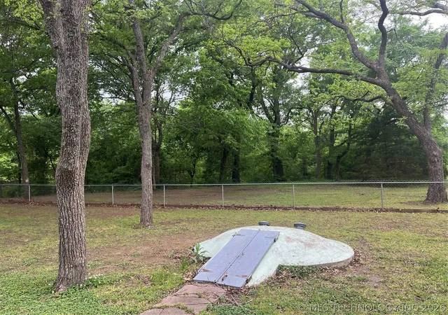 Photo 4 of Sale Pending at 221 Cross Crk, Ardmore, OK 73401 | MLS# 2613098 | Listing updated on 2026-07-29