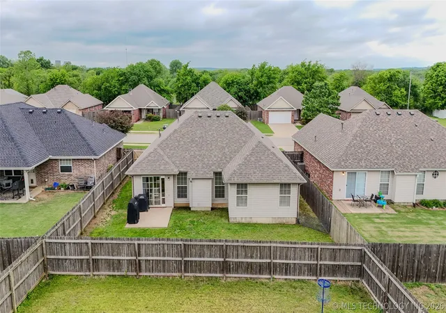 Homes for sale in Bartlesville, OK | 446 Ne Katherine Ave, Bartlesville, OK 74006 | MLS# 2613992