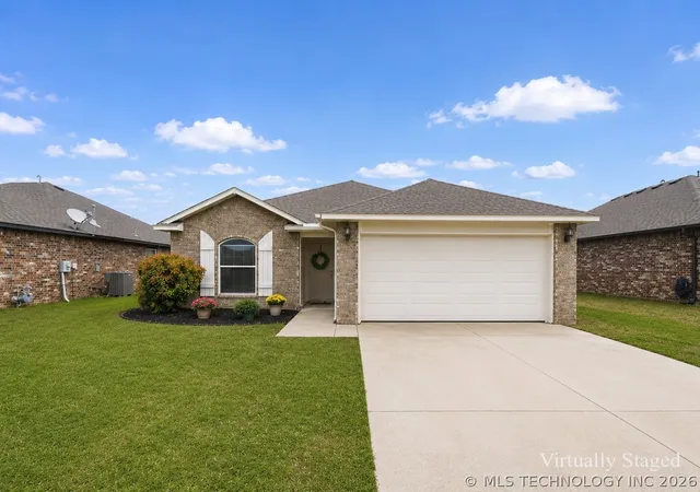 Homes for sale in Collinsville, OK | 13543 N 132nd Eastavenue, Collinsville, OK 74021 | MLS# 2614002