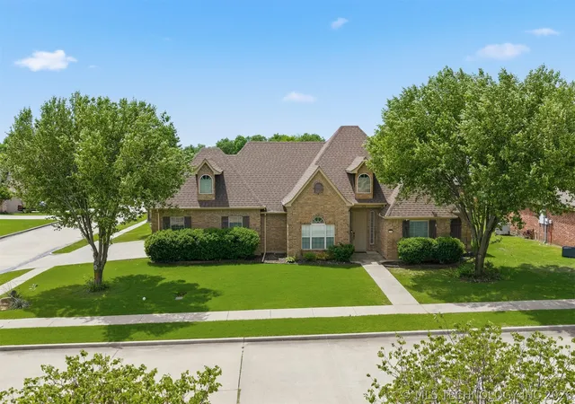 1st image of 412 Wandering, Ardmore, OK 73401 | MLS# 2614003