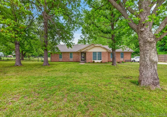 Homes for sale in Claremore, OK | 20805 S 4110 Rd, Claremore, OK 74017 | MLS# 2614008