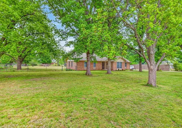 Homes for sale in Claremore, OK | 20805 S 4110 Rd, Claremore, OK 74017 | MLS# 2614008