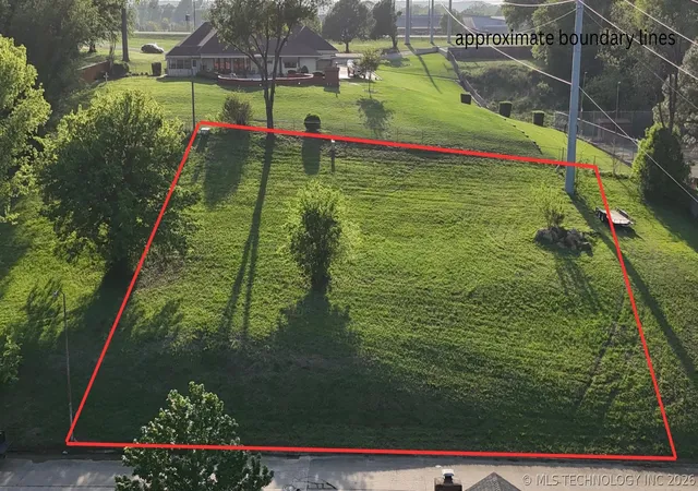 10th image of Maplewood Dr, Claremore, OK 74017 | MLS# 2614036