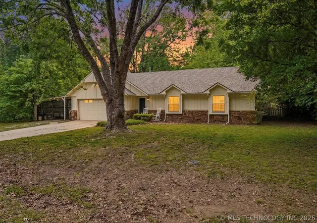 Homes for sale in Coweta, OK | 11756 S 272nd Eastavenue, Coweta, OK 74429 | MLS# 2614155
