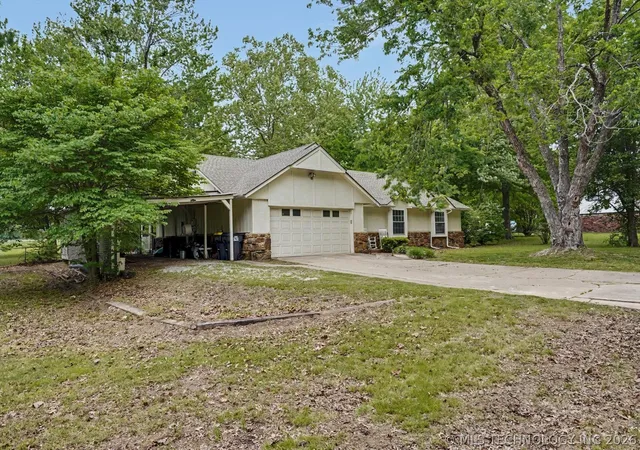 Homes for sale in Coweta, OK | 11756 S 272Nd Eastavenue, Coweta, OK 74429 | MLS# 2614155