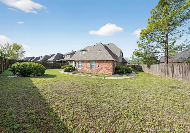 Homes for sale in Jenks, OK | 11717 S Vine Pl W, Jenks, OK 74037 | MLS# 2443078