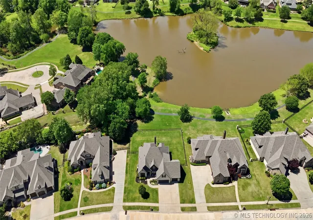 Photo 3 of Single family home for sale at 304 S 76th Street, Broken Arrow, OK 74014 | MLS# 2612580 | Listing updated on 2026-08-20
