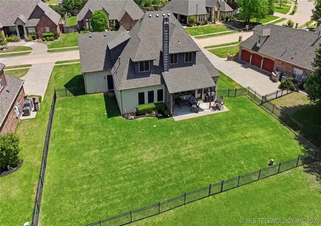 Photo 3 of Single family home for sale at 304 S 76th Street, Broken Arrow, OK 74014 | MLS# 2612580 | Listing updated on 2026-08-20