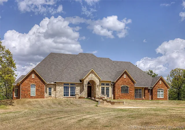 Photo 1 of Single family home for sale at 5224 E 68th Street S, Muskogee, OK 74403 | MLS# 2614039 | Listing updated on 2026-10-01