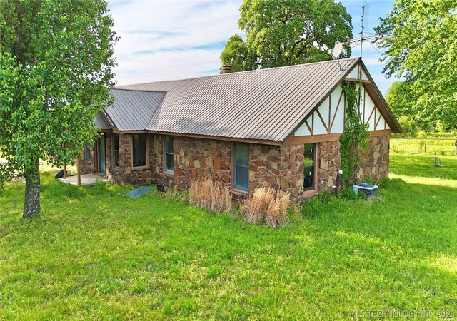 Homes for sale in Stigler, OK | 20114 N Tamaha Rd #B, Stigler, OK 74462 | MLS# 2612867