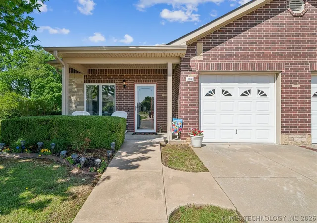 Photo 1 of Sale Pending at 108 St Andrews Dr, Grove, OK 74344 | MLS# 2614368 | Listing updated on 2026-08-20