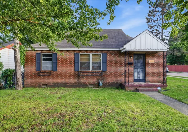 1st image of 2704 E 4th St, Tulsa, OK 74104 | MLS# 2614306