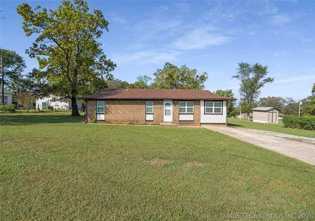 Photo 2 of Sale Pending at 1911 N Maple St, Sallisaw, OK 74955 | MLS# 2614413 | Listing updated on 2026-08-25