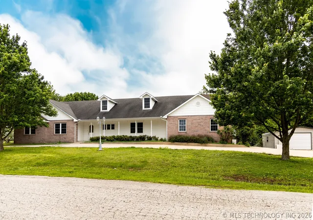 Photo 2 of Single family home for sale at 1304 Se 2nd Street, Wagoner, OK 74467 | MLS# 2546403 | Listing updated on 2026-07-21