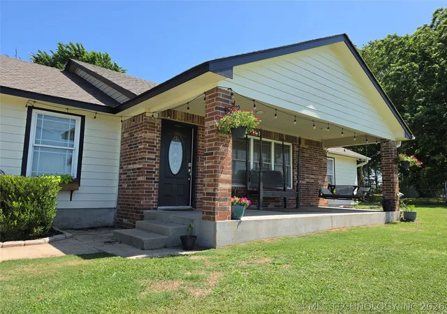 Photo 3 of Single family home for sale at 1102 Vinson Ln, Allen, OK 74825 | MLS# 2614137 | Listing updated on 2026-07-10